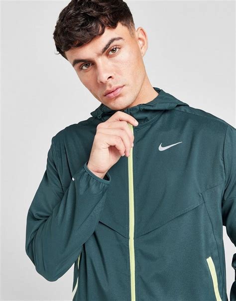 Nike packable windrunner